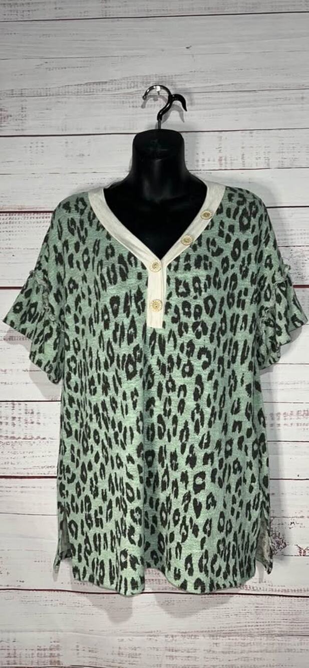 Women’s 143 Love Story Boutique Top Small (Oversized)